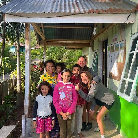 Karleta Homestay Ruteng Εξωτερικό φωτογραφία