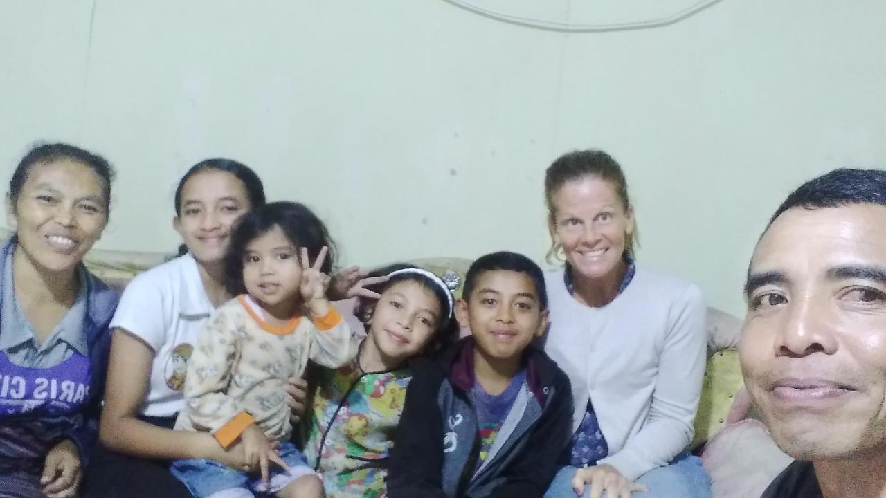 Karleta Homestay Ruteng Εξωτερικό φωτογραφία