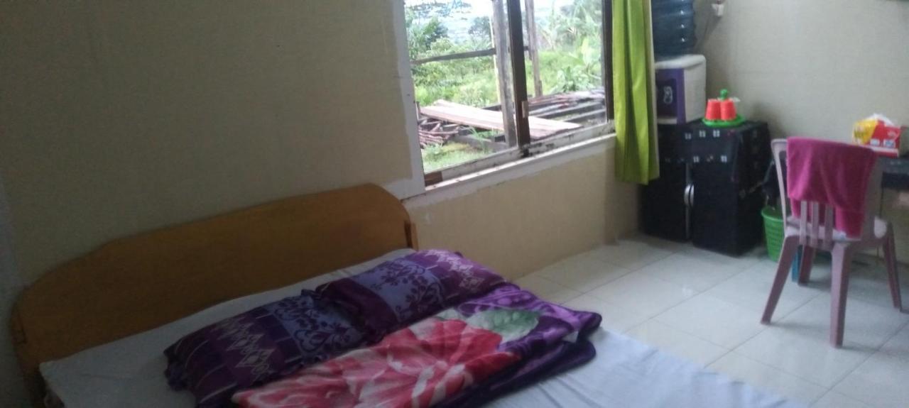 Karleta Homestay Ruteng Εξωτερικό φωτογραφία