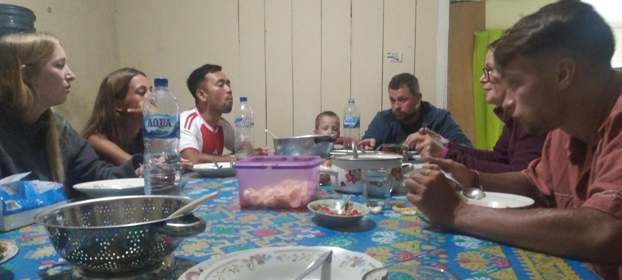 Karleta Homestay Ruteng Εξωτερικό φωτογραφία