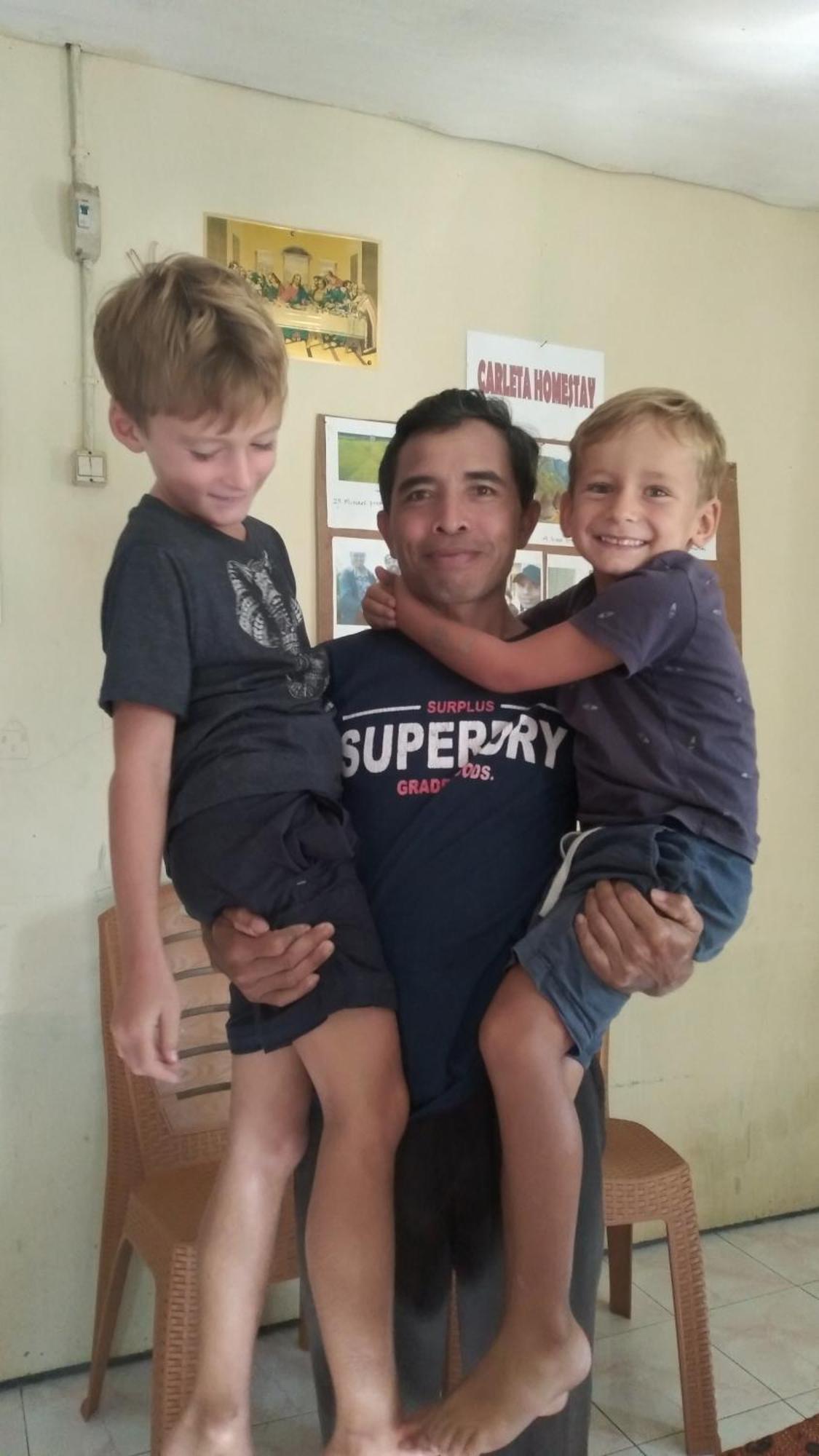 Karleta Homestay Ruteng Εξωτερικό φωτογραφία