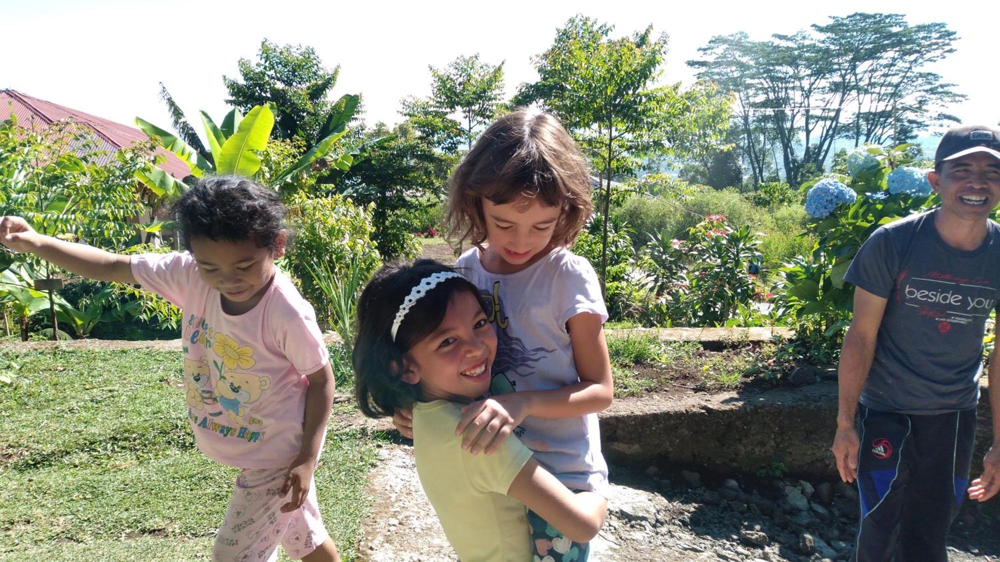 Karleta Homestay Ruteng Εξωτερικό φωτογραφία