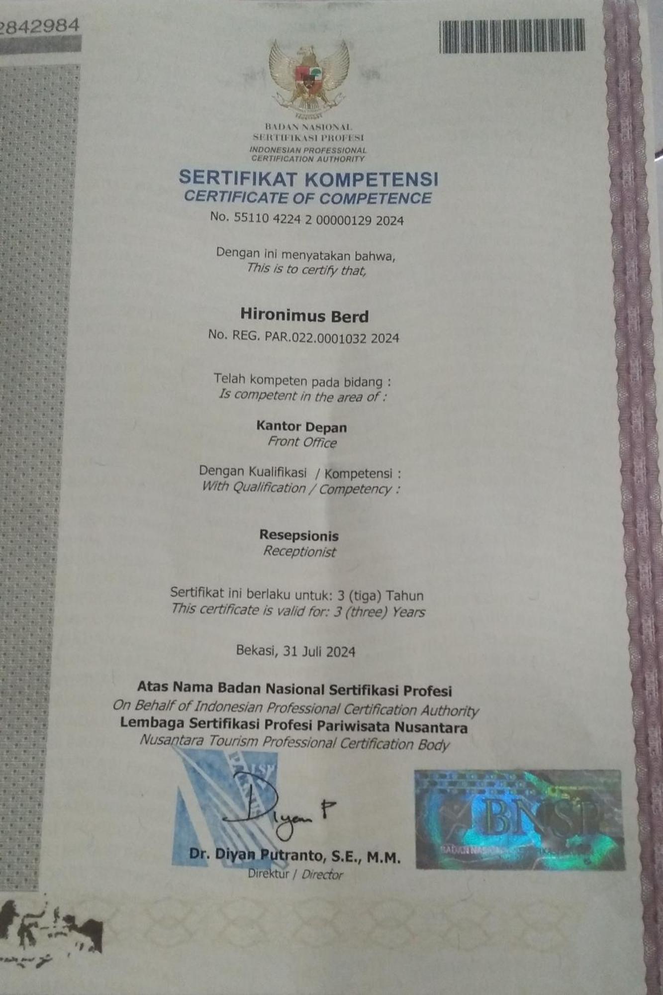 Karleta Homestay Ruteng Εξωτερικό φωτογραφία